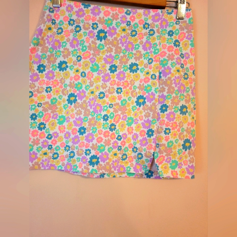 Wild Fable Floral Neon Daisy Stretchy Miniskirt, Front Slit, Pleated, 2 - Picture 5 of 10